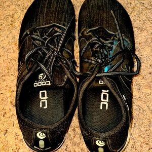 Topo athletic shoes size 12